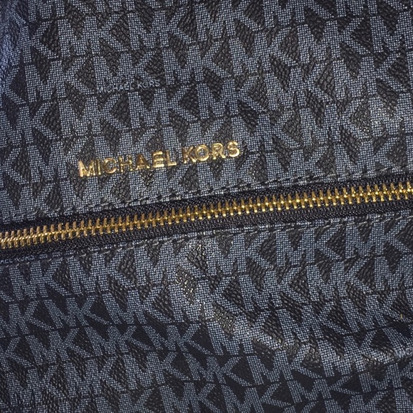 Michael kors navy backpack - Picture 2 of 4